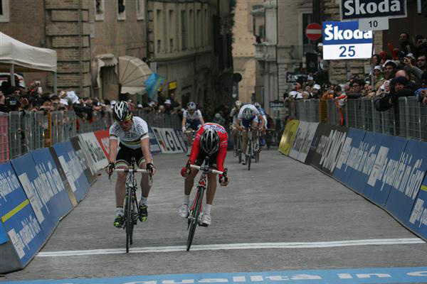 Garzelli takes second in stage 6